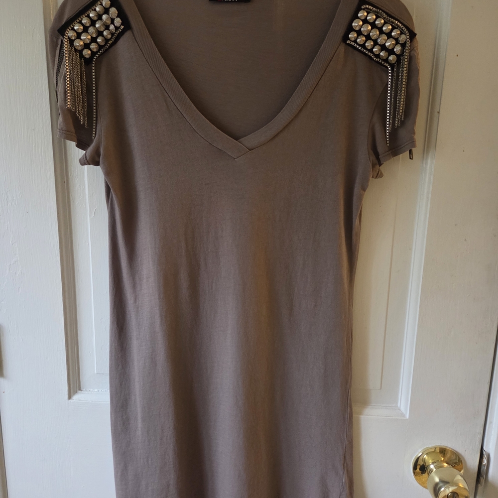 T Party Fashion Taupe V-Neck Short Sleeve Top with Stud & Chain Shoulder Detail